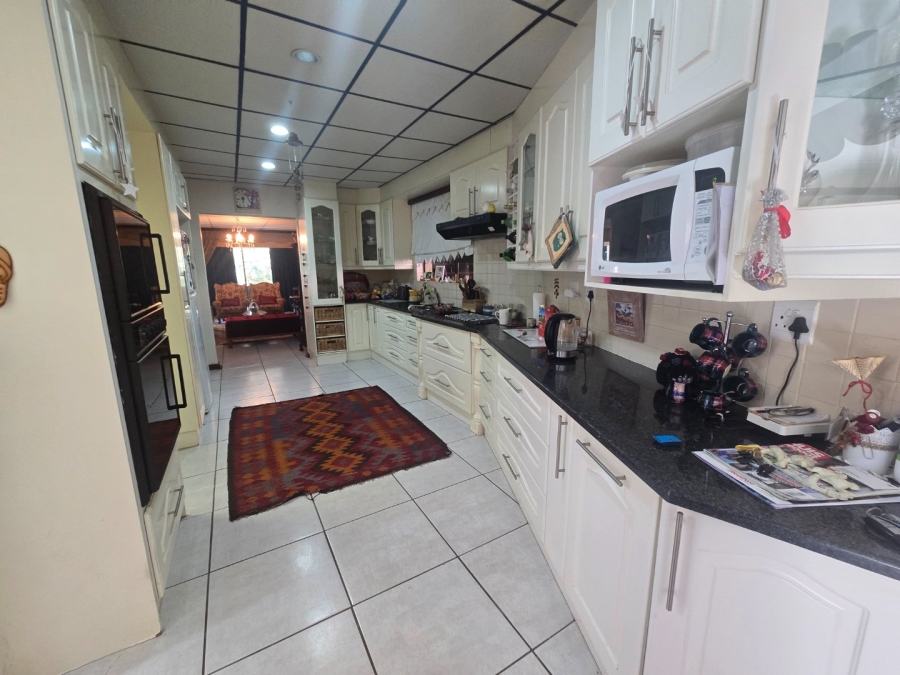 5 Bedroom Property for Sale in Dan Pienaar Free State